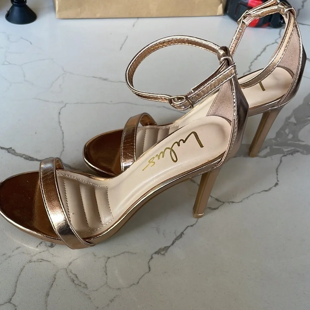 Lulu's metallic rose gold heels
